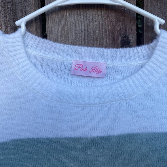 **NWOT** Pink Lily Cream,Blue & Brown Striped Sweater Size Small - Picture 5 of 16